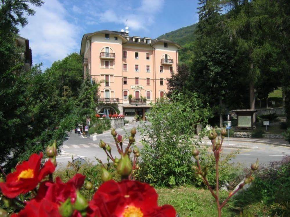 Limone Palace